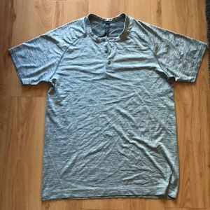 Lululemon’s Men’s Shirt - Medium